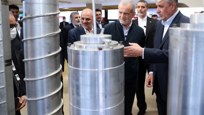 CNN: İsrail, İran'ın nükleer tesislerini vurmaya hazırlanıyor