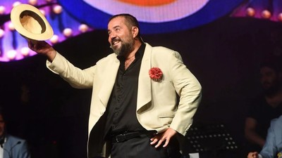 Ata Demirer deniz sezonunu açtı