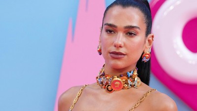 Dua Lipa doğruladı: Nişanlandık