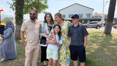 Sahnede ağlatmıştı: Minik hayranının gönlünü aldı