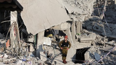 İran İsrail'i vurdu, hasar gün ağarınca ortaya çıktı