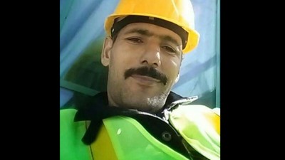 Kız arkadaşına mesaj atan babasının boğazını kesti