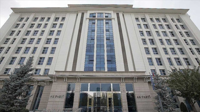 AKP'ye geçecek bir büyük belediyenin ismi açıklandı. Gece yarısı tivit atıldı