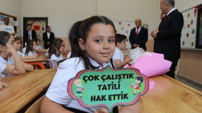 Öğrenciler tatile girdi... Okullar rengarenk