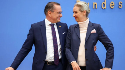 Aşırı sağcı AfD'de bir ilk: Zaferi göğüslediler