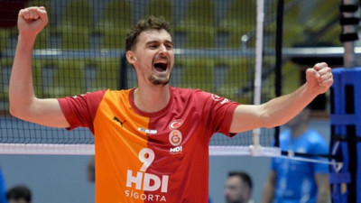 Galatasaray duyurdu: Sözleşmesi 2 yıl uzatıldı