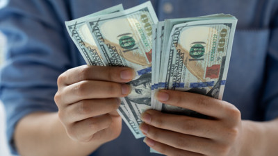 Olmayan koleksiyonla 100 milyon dolarlık vurgun yaptılar