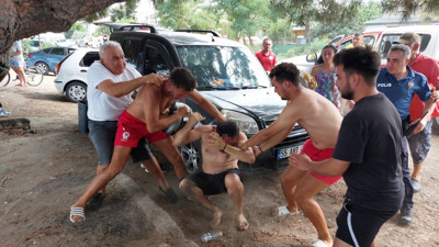 Cankurtaran ile vatandaş yumruk yumruğa kavga etti