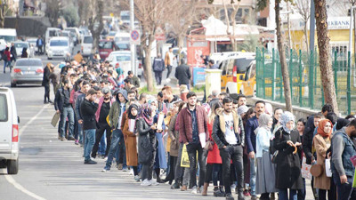 Diploma gerçek iş bulamıyorlar
