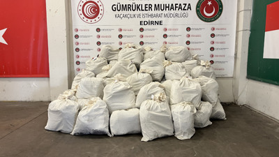 Türkiye'ye yüzlerce kilo uyuşturucu sokarken yakalandılar