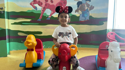 9 yaşındaki Miray, annesinin böbreğiyle sağlığına kavuştu