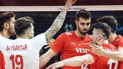 Dünya Şampiyonası'na güçlü başladık: Filenin Efeleri, Japonya'yı 3-0 geçti