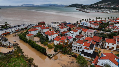 Foça’da sel felaketi: 1 kişi kayıp