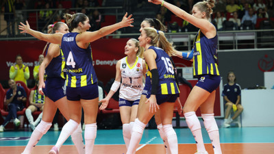 Fedorovtseva 21 sayıyla yıldızlaştı: Fenerbahçe derbide Beşiktaş'a set vermedi!