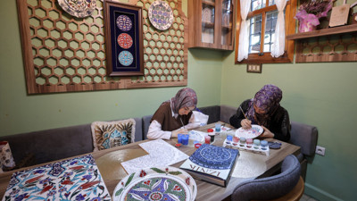 Bursa'nın 600 yıllık hanı geleneksel sanatçılara atölye oldu