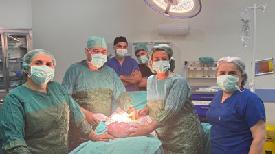 Halsizlik şikayetiyle gitti, karnından 5 kiloluk kitle çıkarıldı