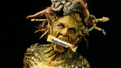 Partiye Medusa kostümüyle gelen ünlü ismi kimse tanıyamadı