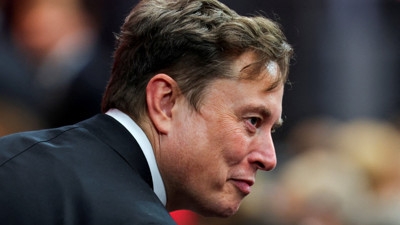 Dünyanın en büyük varlık fonundan Musk'ın maaşına itiraz