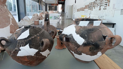 5 bin yıllık ‘gerdanlıklı kaplar’ gün yüzüne çıktı: Kadın kültü vurgusu