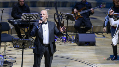 Fatih Erkoç Atatürk'ün sevdiği türküleri seslendirdi