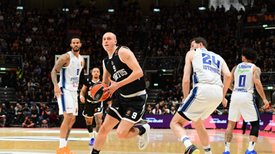 Anadolu Efes'te işler yolunda gitmiyor: Bologna'ya yenildi, hasret 3 maça çıktı