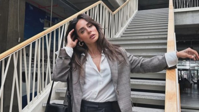 Yasemin Yürük telefonunu denize düşürdü, peşinden suya atladı