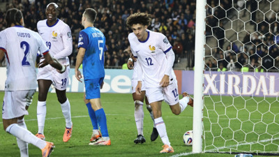 Azerbaycan evinde Fransa'ya direnemedi