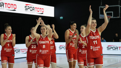 Periler, Nijerya'yı yine yendi ve kampı bitirdi