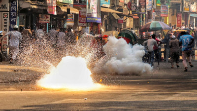 Eski başbakana idam kararı sokakları karıştırdı