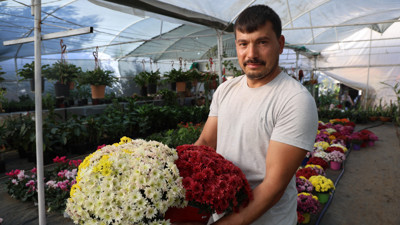 Çiçekçilerin 'Öğretmenler Günü' mesaisi yoğun