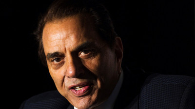 Bollywood'un 'He-Man'i Dharmendra öldü