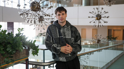 Yeşil sahalardan sahnelere transfer oldu