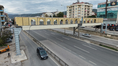 "Evim görünüyor" dedi, üst geçidi yıktırdı