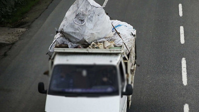 Kur'an-ı Kerim sayfaları savruldu, iki kişi gözaltına alındı
