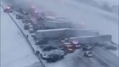 50 araç birbirine girdi