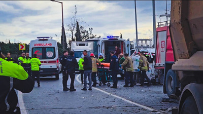 Yolda kayınca kamyona çarptı, hayatını kaybetti