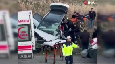 Otomobille kamyon çarpıştı: Ölü ve yaralılar var