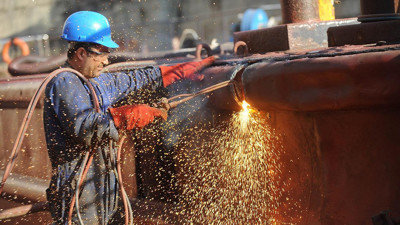 Sanayi ve tarım dibi gördü