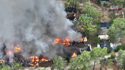 Fethiye’de onlarca yapı kül oldu