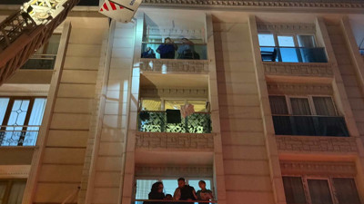 Esenyurt'ta 5 katlı binada yangın paniği: Bina tahliye edildi