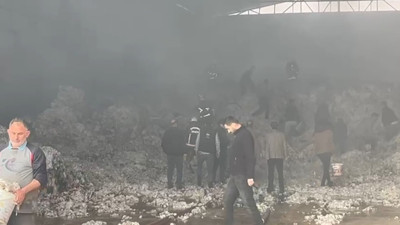 Fabrikada tonlarca pamuk yandı