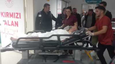 Kayınpederi bıçakladı, göğsünde bıçakla hastaneye götürüldü
