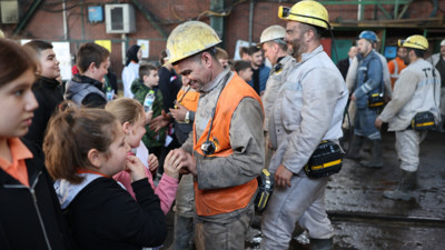 Madenci çocukları babaları için özel mektuplar hazırladı