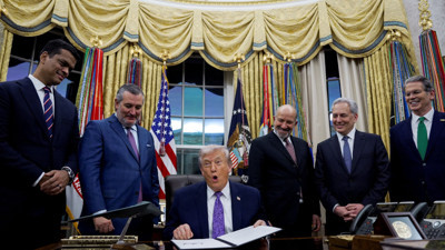 Trump'tan teknoloji devlerini sevindirecek yapay zeka kararı