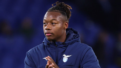 Lazio, Parma deplasmanında 9 kişiyle kazandı