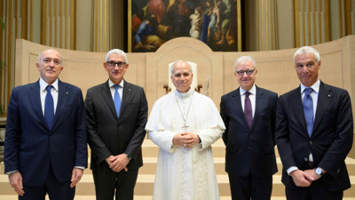 Vatikan'da sıra dışı görüşme: Papa, istihbarat ajanlarıyla buluştu