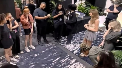 Taylor Swift'ten ikramiye sürprizi: Gözyaşlarını tutamadılar