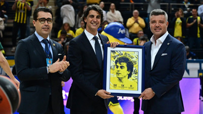 Fenerbahçe, İbrahim Kutluay'ın ismini ölümsüzleştirdi: Forması Ülker Salonu'na asıldı