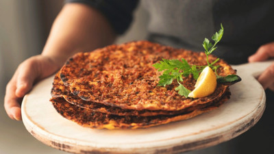 Bin 450 liraya lahmacun sattı cezayı yedi