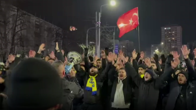 Fenerbahçe taraftarı, Bükreş sokaklarını inletti